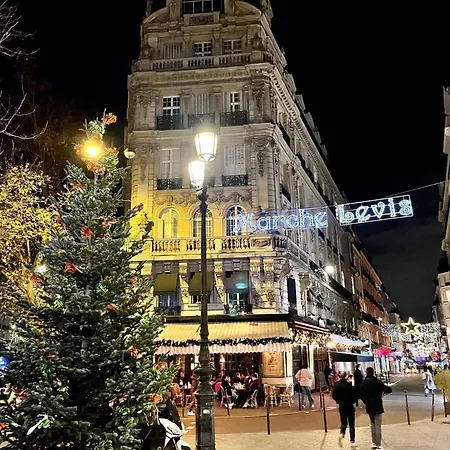 Cozy Parisian Parigi