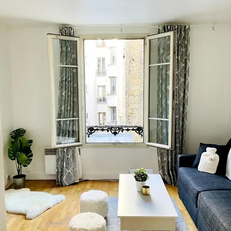 Cozy Parisian Parigi